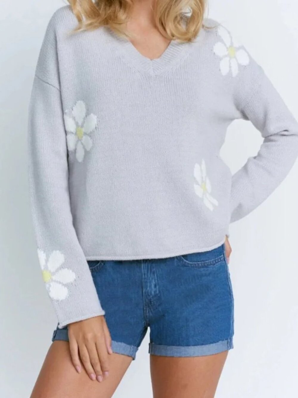 LISA TODD Full Bloom Sweater Womens Small Gray Daisy Floral V Neck Knit Pullover
